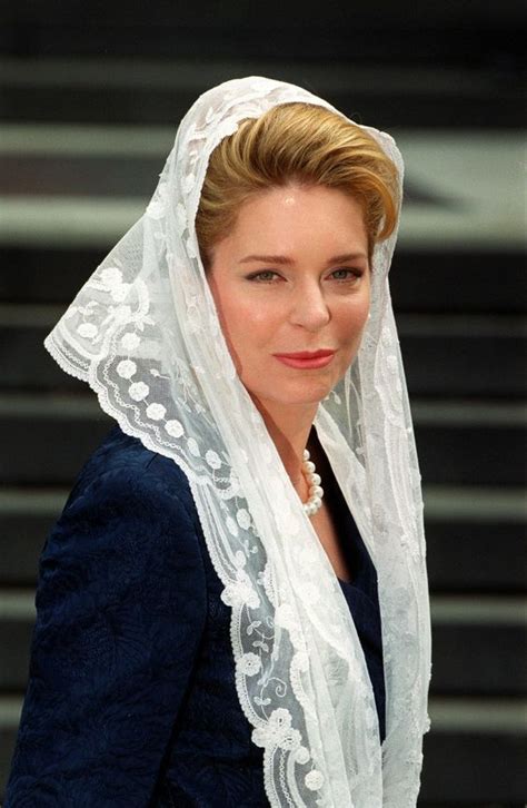 Cooolpic 32 Fotos Da Rainha Noor Da Jordânia Viúva Americana Do Rei Hussein Da Jordânia Com A
