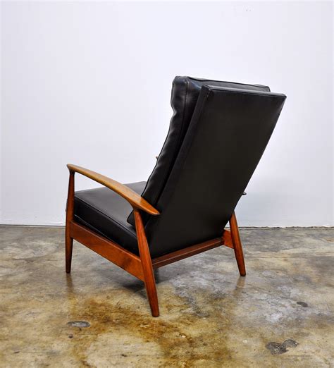 Milo baughman 989 design classic lounge chair from thayer coggin. SELECT MODERN: Milo Baughman for Thayer Coggin, Inc ...