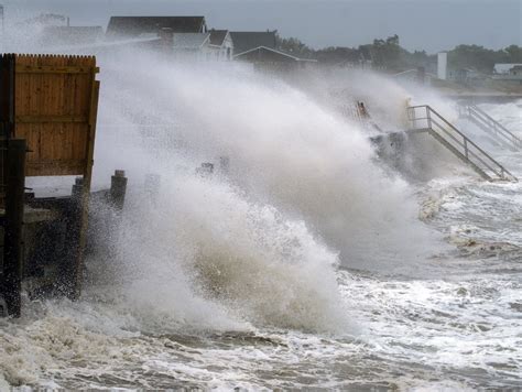 Tropical Storm Henri Makes Landfall In Rhode Island Mpr News