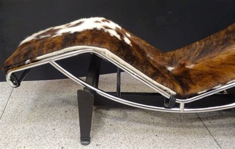 Lc4 Le Corbusier Chaise Longue Cowhide And Chrome Signed At 1stdibs Le Corbusier Chaise