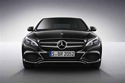 It's available in three body styles and offers powerful engine options, decent gas mileage, and a smooth. Mercedes-Benz C 180 Avantgarde & C 300 AMG arrives in ...