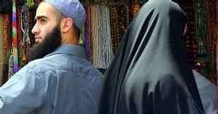 Misalnya, cari tahu hobi wanita yang disukai pria sepertinya. Hidup Dengan Istri Yang Tidak Disukai dan cintai ...