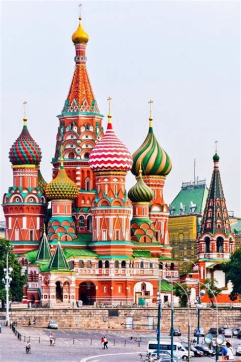 kremlin moscow russia the red square in moscow is just amazing book an entrance ticket to