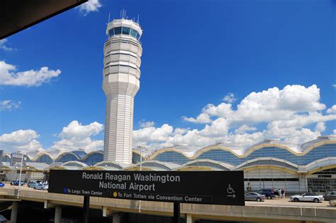 Dca Control Tower At Reagan Washington National Airport Flickr