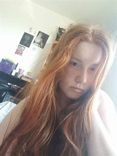 New To Reddit Rate Me 18f R Selfies 1D5