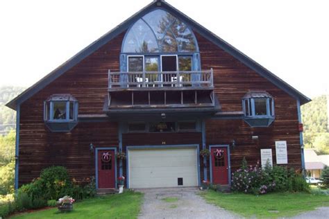 Everyone In Vermont Should Visit This Amazing Antique Barn At Least Once
