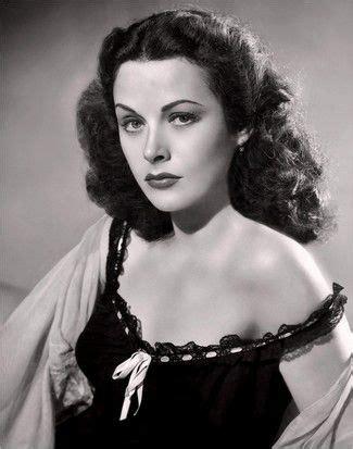 Hedy Lamarr Comemora O Glamour E Meninas Vintage