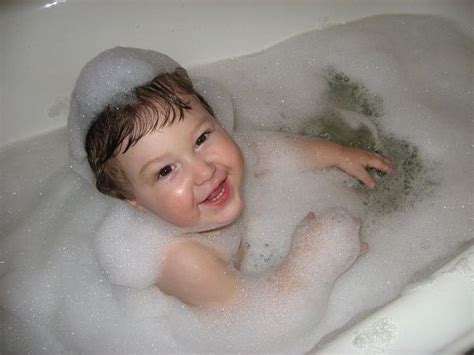 You could take the baby in the shower with you. Babies taking a bath (40 photos) - Izismile.com
