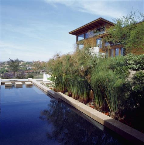 Special Hilltop House Design to Bring The View of the Top ...