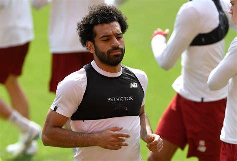 يسعى الألماني يورجن كلوب، المدير الفني لفريق ليفربول الإنجليزي، إلى تعزيز فريقه بعد موسم صعب، فشل فيه في الدفاع عن لقب البريميرليج، ويسعى كذلك لبيع عدد من اللاعبين. شاهد.. محمد صلاح فى بث مباشر من تدريبات ليفربول استعدادا ...