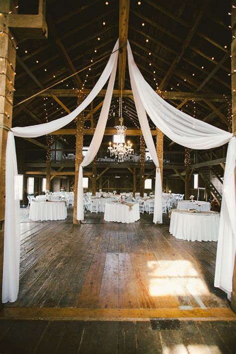 Barn Wedding Natural Wooden Folding Chairs Wedding Ceremony