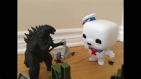 Godzilla Vs Stay Puft Marshmallow Man Youtube