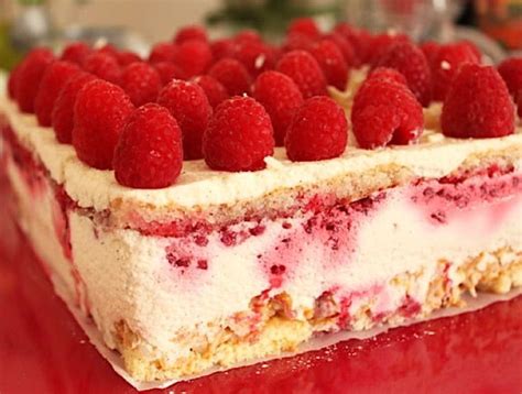 Le framboisier est une pâtisserie à base de framboises de biscuit
