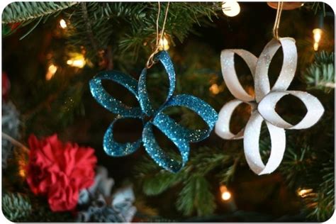 Sounds like something a small child would bring home from school, doesn't it? 20 Festive DIY Christmas Crafts From Toilet Paper Rolls