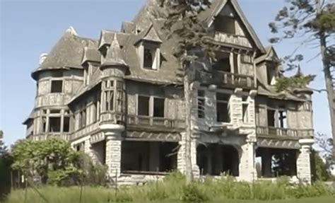 These Are The Most Gorgeous Abandoned Mansions Across America