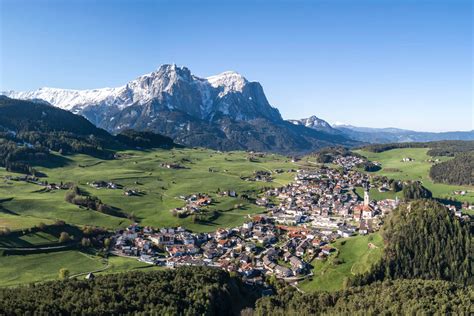 Castelrotto At The Foot Of The Alpe Di Siusi Holiday In South Tyrol