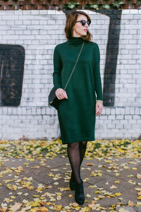 18 Gorgeous Turtleneck Dresses To Wear This Fall