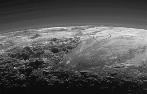 太阳系就有外星生命存在 科学家在冥王星发现多个巨型冰火山 ＊ 阿波罗新闻网