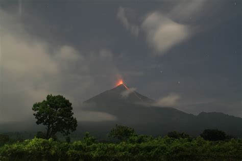 Guatemala Fuego Volcano Releases Cloud Of Ash 4700 Meters Up Into The