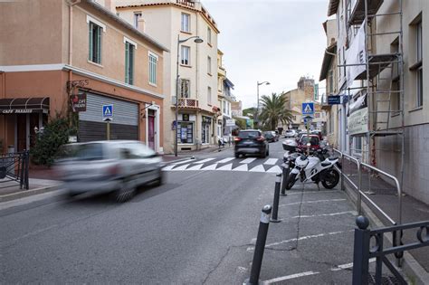 The brand's identity has been built around its unmistakable bottle and iconic marketing. Un plateau traversant avenue du Général Leclerc - Ville de ...