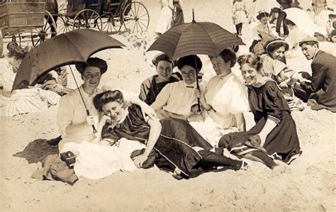 Edwardia Women At The Beach 1900s Ifttt2zozr9c Vintage Photos