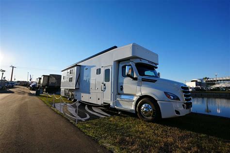 10 Reasons Why The Super C Motorhome Is The King Of Rvs