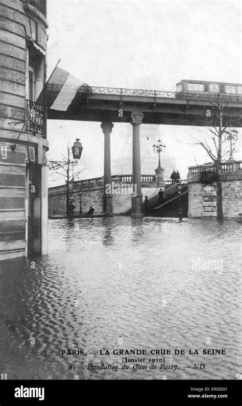 Great Flood Of Paris 1910 Flooding At Quai De Passy 1910 Stock Photo