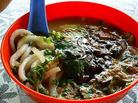 If that's not enough to drag you into a gastronomy hunt, how about crab noodles. PenangOhPenang!: Laksa Janggus Balik Pulau