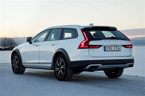 New Volvo V90 20 D4 Cross Country Plus 5dr Awd Geartronic Diesel