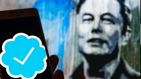 Twitter Takes Away Blue Checkmark Verification Sparks Debate On User Identity Trending News Buzz