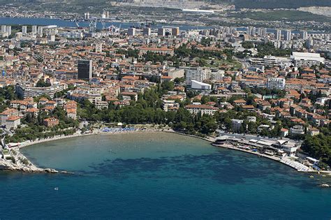Sandstrand bačvice ist der beliebteste strand in split für kinder und jugendliche. Strand Bacvice in Split - Strandführer von Porta Croatia