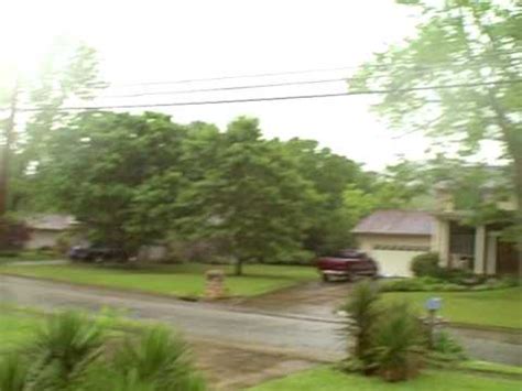 In the wee hours of the morning the new warning siren was triggered due to severe weather and possible tornadoes. Tornado Siren and Wall Cloud in Southeast Huntsville ...