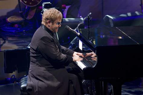 Elton John´s Pics Elton John 2011 Part 2
