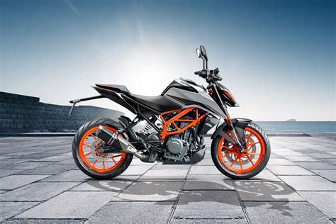 The ktm 390 duke gets updated to meet the bs6 emission regulations, and now gets a standard up/down quickshifter. KTM 390 Duke Price (Festive Offers), Mileage, Images, Colours