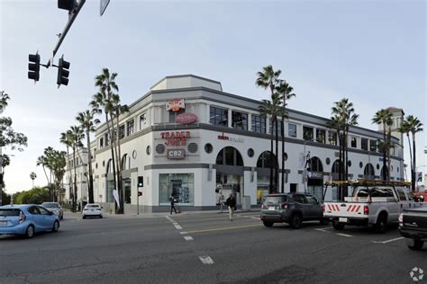 8000 W Sunset Blvd West Hollywood Ca 90046 Storefront Property For