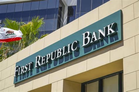 First Republic Bank 1q Earnings Increase 13