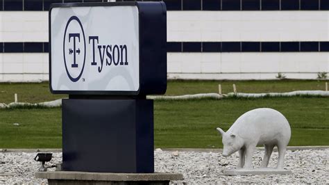 Tyson Suspends Iowa Plant Managers Amid Virus Betting Claim