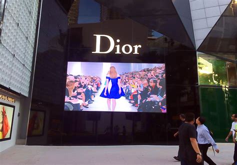 Second, these stores offer demos. 2017 Dior Store In Kuala Lumpur, Malaysia - LEYARD VTEAM ...