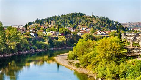 Crna gora, црна гора) is a country in the balkans, on the adriatic sea.it borders croatia and bosnia and herzegovina to the north, serbia to the northeast, kosovo to the east, and albania to the south. Cosa vedere nella capitale del Montenegro: l'antica ...