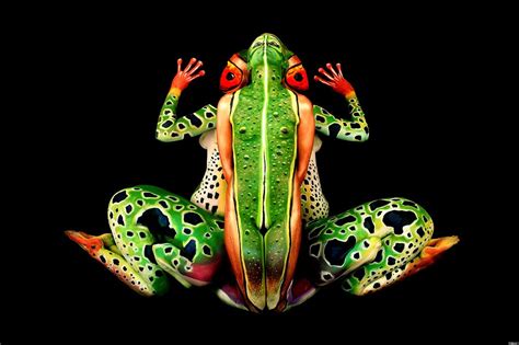 Body Paint Illusion Five Models Pose As A Tropical Frog Nsfwphoto