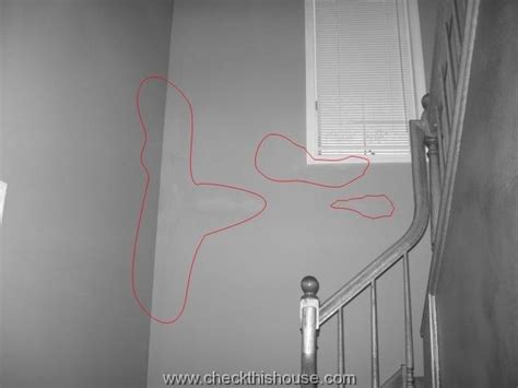 Once the cause is identified, different solutions can be put in. Stains on Walls, Ghost Marks, Water Marks on Walls, Soot