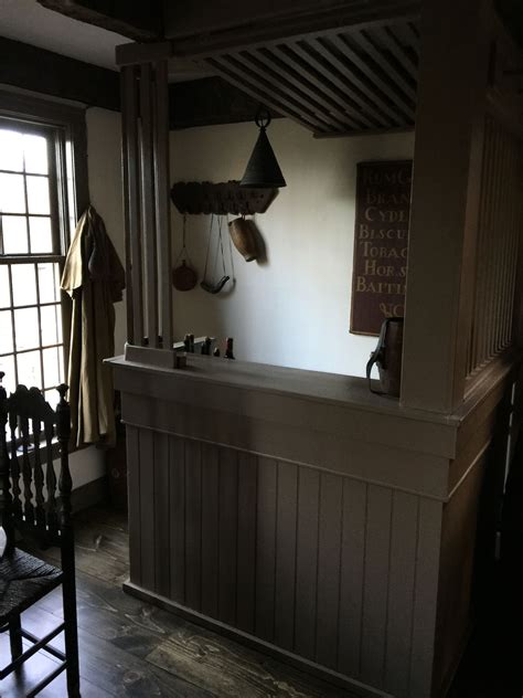 See more ideas about colonial dining room, farmhouse dining, windsor chair. Colonial Tavern | Primitive dining rooms, American ...