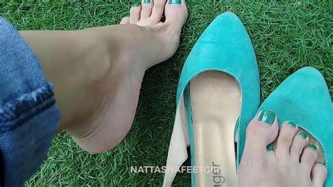 Barefoot Outdoors Latin Feet Girl 25 Foot Model Youtube