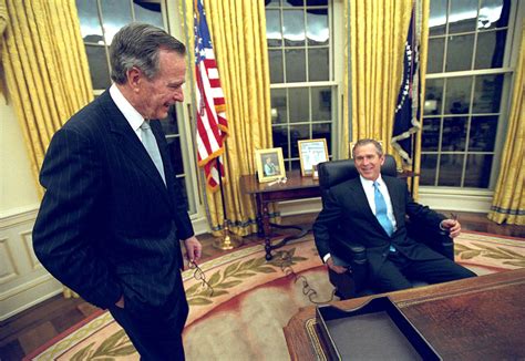 Bush, and former presidents bill clinton and jimmy carter pose together in the oval. Former President George H.W. Bush Dies: A Life of ...