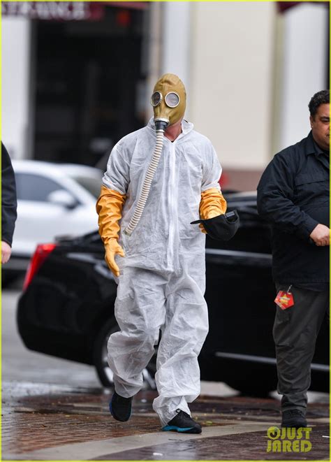 Howie Mandel Wears Hazmat Suit Gas Mask To Agt Photo Howie Mandel Photos Just