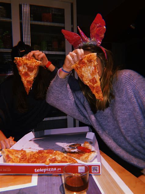 REAL QUEENS EAT PIZZA 2 Best Friends Best Friends Whenever Best