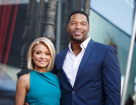 Daytime Emmys 2016 Kelly Ripa And Michael Strahan Win Fortune