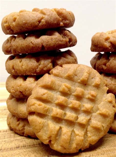 Easy Peanut Butter Cookies Keto Low Carb And Gluten Free A Classic Pean Low Carb Peanut