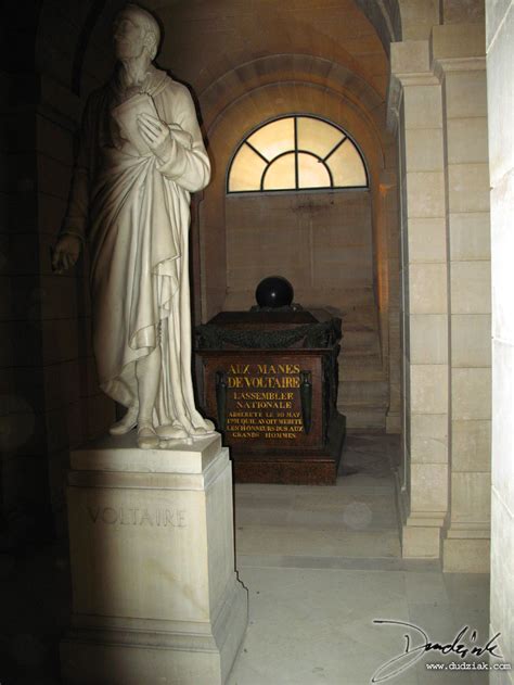 Voltaire Statue Paris Pantheon 1024x1365