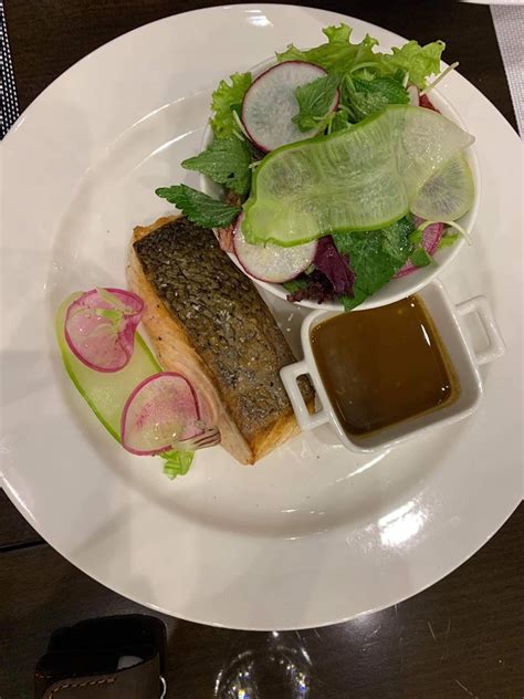 Breakfast, lunch, dinner, late night, snacks Vinpearl Landmark 81 - Nhà hàng và Bar - THELANDMARK81.com